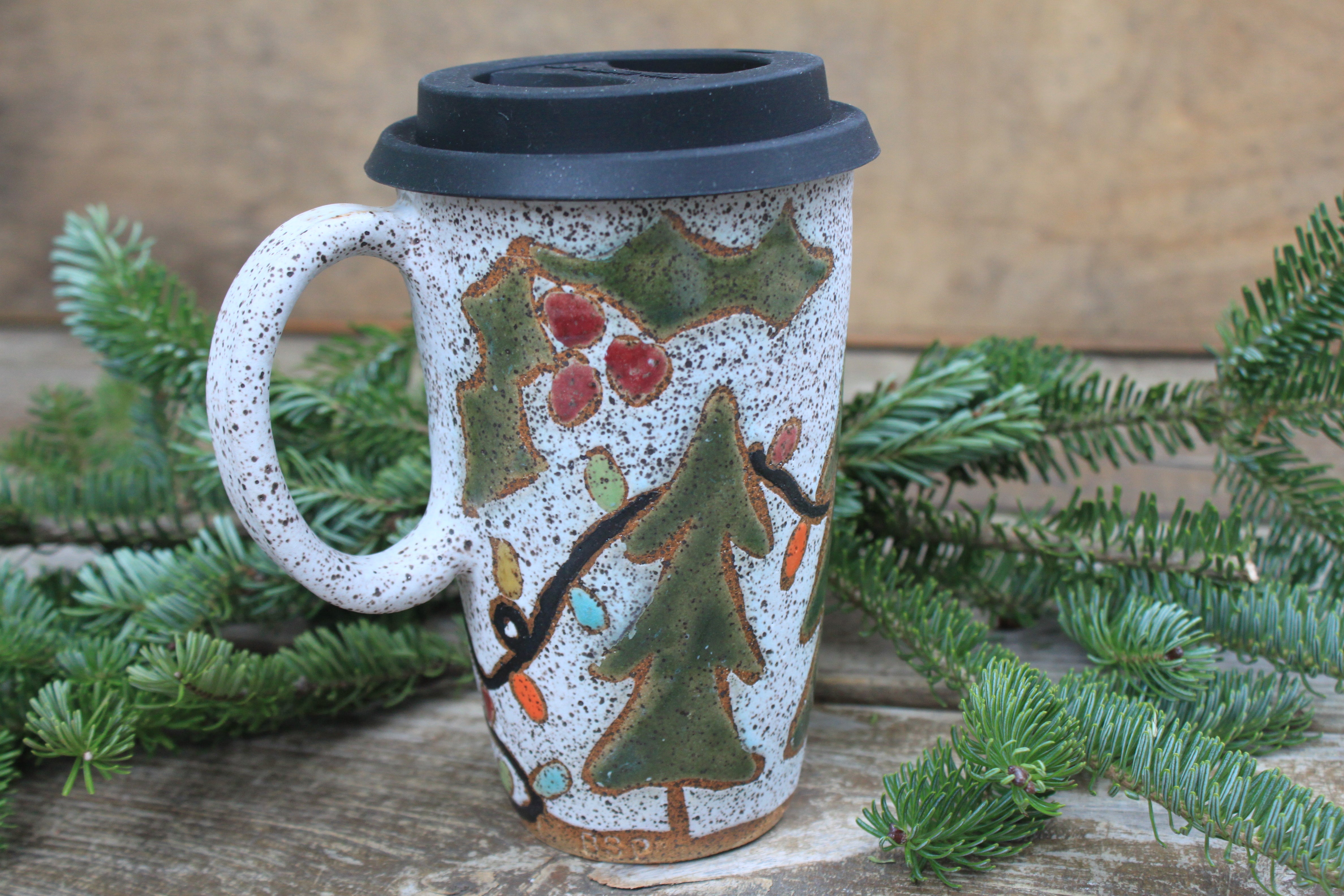 Twinkly Lights, Holly and Evergreens Handled Travel Mug, 17 oz